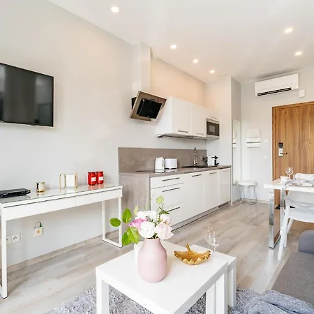 Bright - Loftaffair Apartman